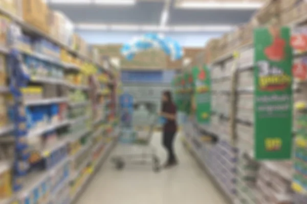 Supermercados, efecto desenfoque de lentes . — Foto de Stock