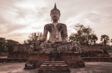 Eski tapınak Sukhothai soğuk ışık