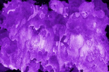 Beyaz kağıt arka planda renkli mürekkep ve suluboya doku. Gradyan boya darbeleri ve kalsiyum kaybı etkisi. El boyaması gouache soyut görüntü. Tuvali dağıt..