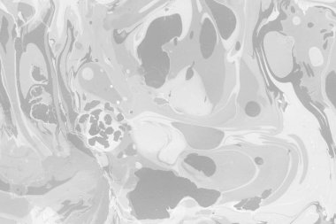 Gümüş mermer arka planda boya sıçramış desen