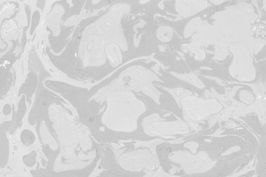 Gümüş mermer arka planda boya sıçramış desen