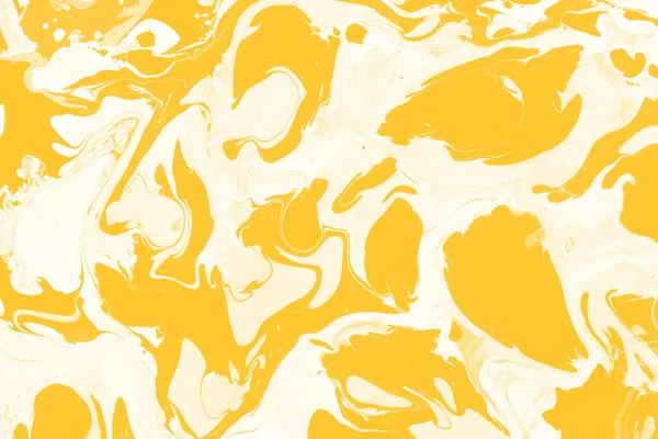 Sarı mermer arkaplan boya sıçrama deseni ile