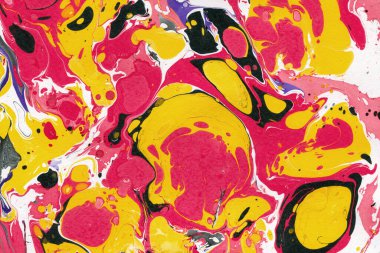 Beyaz suluboya arka planda renkli mermer mürekkep kağıdı dokusu. Kaotik soyut organik tasarım. Banyo bombası dalgaları.