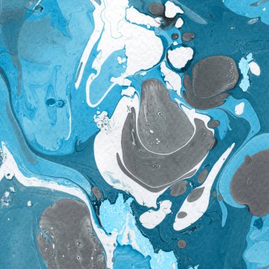 Beyaz suluboya arka planda renkli mermer mürekkep kağıdı dokusu. Kaotik soyut organik tasarım. Banyo bombası dalgaları.