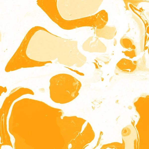 Beyaz suluboya arka planda renkli mermer mürekkep kağıdı dokusu. Kaotik soyut organik tasarım. Banyo bombası dalgaları.