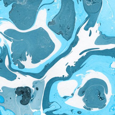 Beyaz suluboya arka planda renkli mermer mürekkep kağıdı dokusu. Kaotik soyut organik tasarım. Banyo bombası dalgaları.