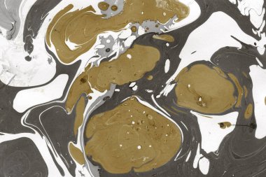 Beyaz suluboya arka planda renkli mermer mürekkep kağıdı dokusu. Kaotik soyut organik tasarım. Banyo bombası dalgaları.