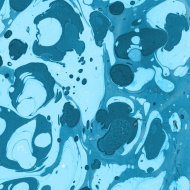 Beyaz suluboya arka planda renkli mermer mürekkep kağıdı dokusu. Kaotik soyut organik tasarım. Banyo bombası dalgaları.