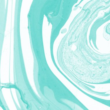 Beyaz suluboya arka planda renkli mermer mürekkep kağıdı dokusu. Kaotik soyut organik tasarım. Banyo bombası dalgaları.