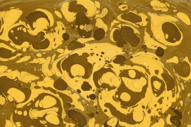 Beyaz suluboya arka planda renkli mermer mürekkep kağıdı dokusu. Kaotik soyut organik tasarım. Banyo bombası dalgaları.