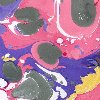 Beyaz suluboya arka planda renkli mermer mürekkep kağıdı dokusu. Kaotik soyut organik tasarım. Banyo bombası dalgaları.