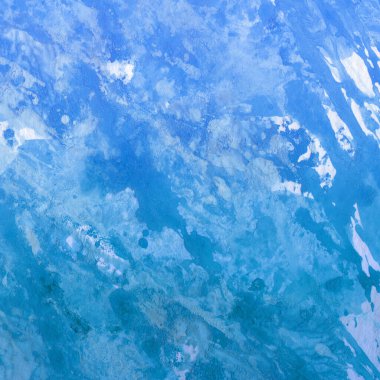 Kağıt zemin üzerinde renkli mürekkep ve suluboya doku. Gradyan boya darbeleri ve kalsiyum kaybı etkisi. El boyaması gouache soyut resim.