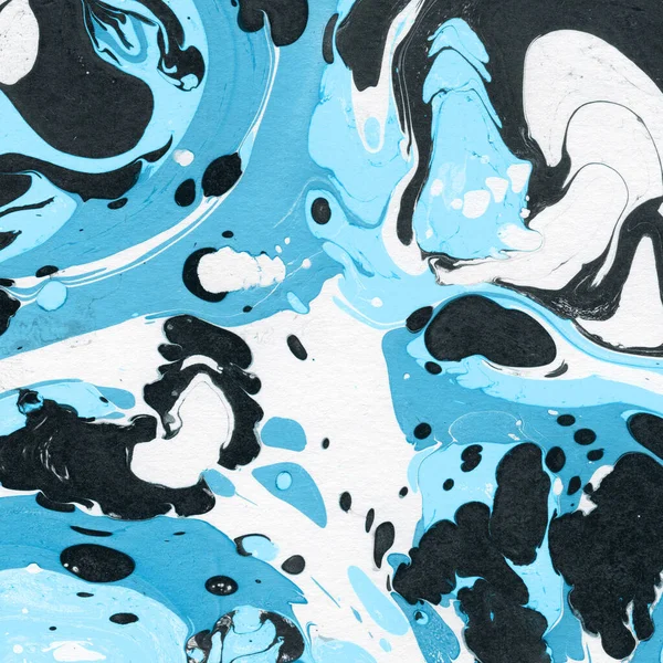 Beyaz suluboya arka planda renkli mermer mürekkep kağıdı dokusu. Kaotik soyut organik tasarım. Banyo bombası dalgaları.