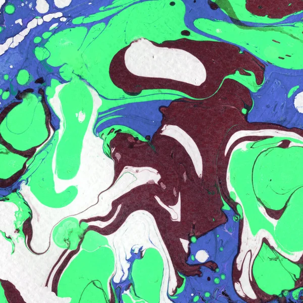 Beyaz suluboya arka planda renkli mermer mürekkep kağıdı dokusu. Kaotik soyut organik tasarım. Banyo bombası dalgaları.