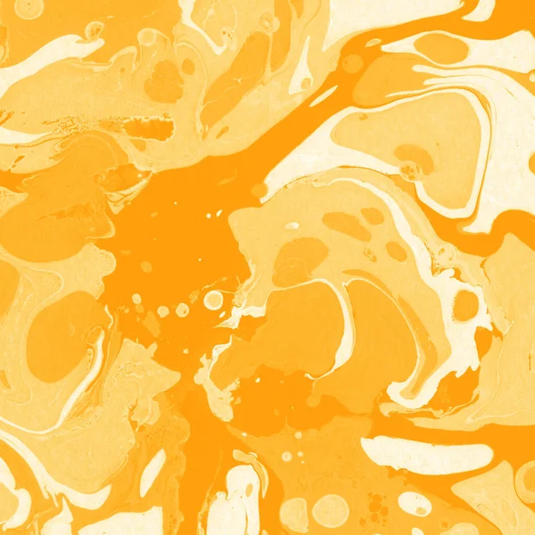 Beyaz suluboya arka planda renkli mermer mürekkep kağıdı dokusu. Kaotik soyut organik tasarım. Banyo bombası dalgaları.