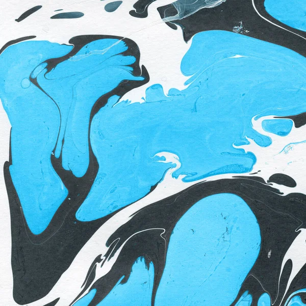 Beyaz suluboya arka planda renkli mermer mürekkep kağıdı dokusu. Kaotik soyut organik tasarım. Banyo bombası dalgaları.