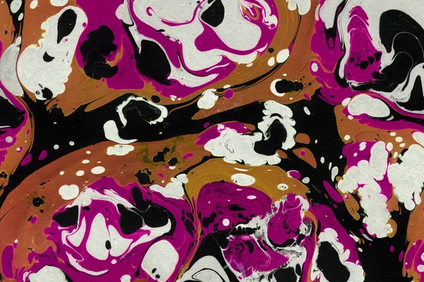 Beyaz suluboya arka planda renkli mermer mürekkep kağıdı dokusu. Kaotik soyut organik tasarım. Banyo bombası dalgaları.