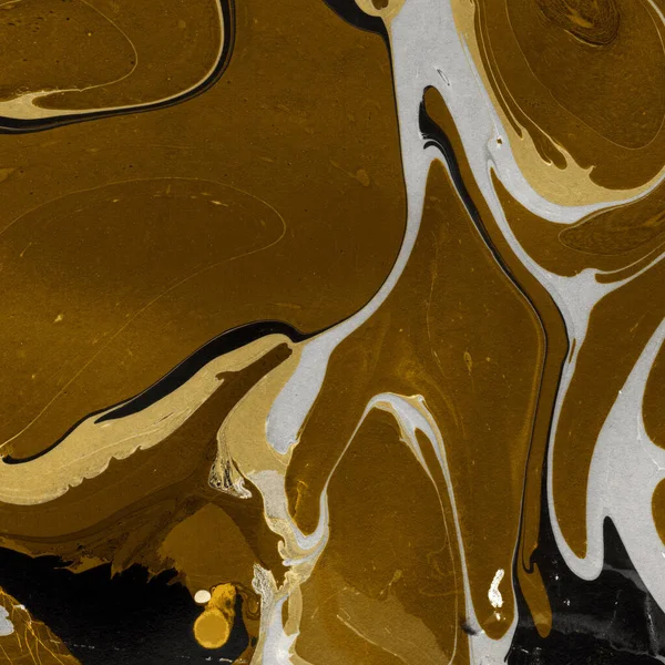 Beyaz suluboya arka planda renkli mermer mürekkep kağıdı dokusu. Kaotik soyut organik tasarım. Banyo bombası dalgaları.