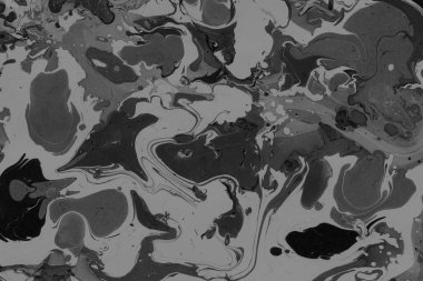 Beyaz suluboya arka planda renkli mermer mürekkep kağıdı dokusu. Kaotik soyut organik tasarım. Banyo bombası dalgaları.