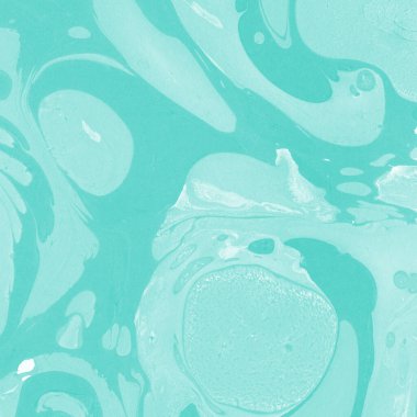 Beyaz suluboya arka planda renkli mermer mürekkep kağıdı dokusu. Kaotik soyut organik tasarım. Banyo bombası dalgaları.