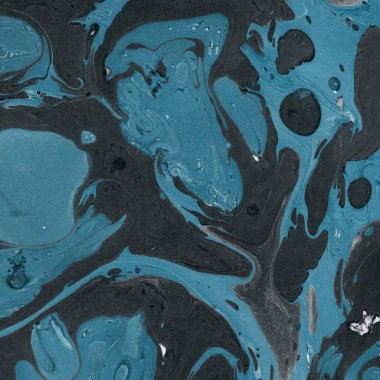 Beyaz suluboya arka planda renkli mermer mürekkep kağıdı dokusu. Kaotik soyut organik tasarım. Banyo bombası dalgaları.