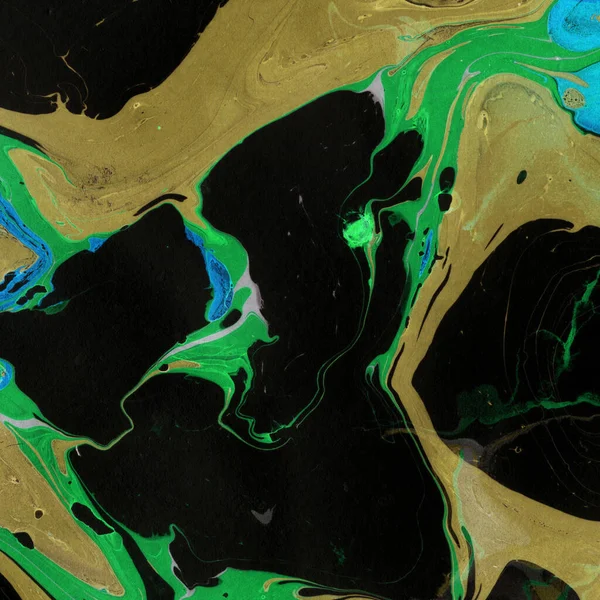 Beyaz suluboya arka planda renkli mermer mürekkep kağıdı dokusu. Kaotik soyut organik tasarım. Banyo bombası dalgaları.