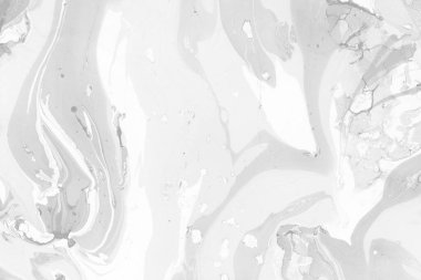Gümüş rengi gri mermer arka planda boya lekeleri