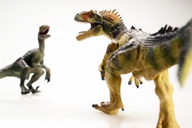 Beyaz arka planda izole edilmiş dinozor
