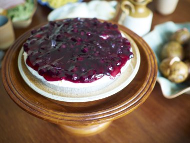 Yaban mersinli pasta