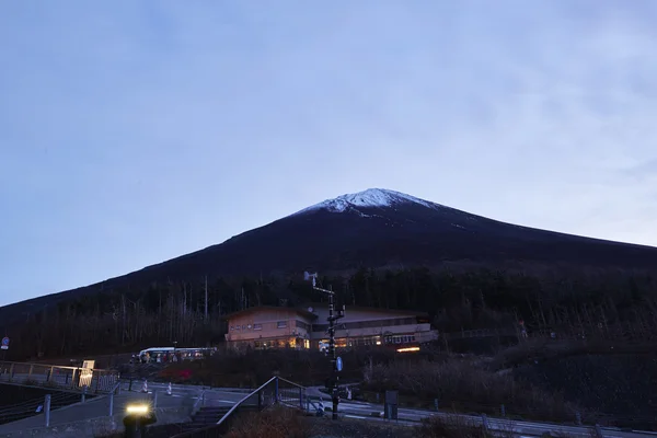 Mount fuji gehuld in wolken — Stockfoto