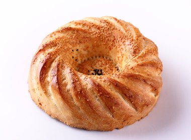 Pişmiş taze ekmek.