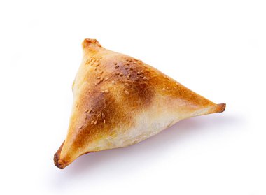 Beyaz arka planda izole edilmiş etli samsa