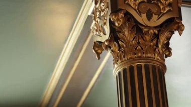 İstanbul 'daki Aziz Stephen Ortodoks Kilisesi' nin sütun başkenti. hindi