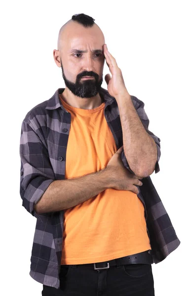 Porträt eines jungen Mannes, der hart denkt oder Kopfschmerzen hat — Stockfoto