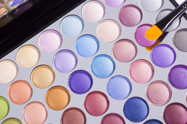 Open compact of colourful eye shadow — Stock Photo, Image