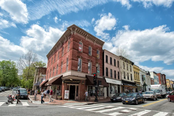 WASHINGTON D.C., EUA - MAIO, 2 2014 - pessoas caminhando em Georgetown — Fotografia de Stock