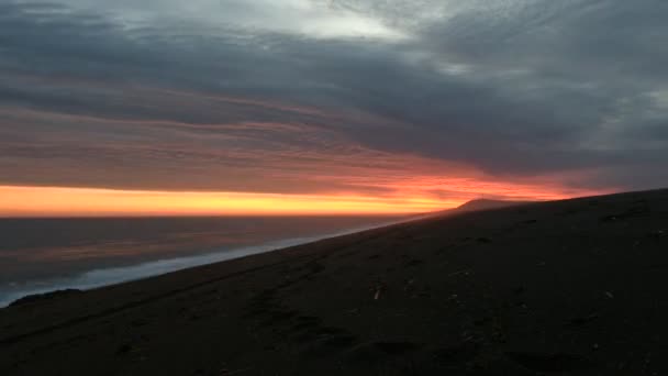 Lapso de tiempo de fondo de rojo amanecer en la patagonia Argentina — Vídeo de stock