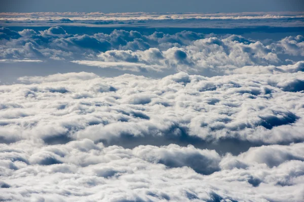 Chmury na niebie samolotu — Zdjęcie stockowe