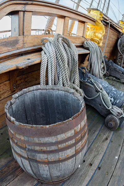 Barrel on pirate vessel deck — Stock Photo, Image