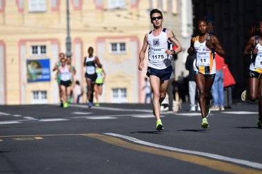 Genoa, İtalya - Nisan, 24 2016 - yıllık sigara rekabetçi Maratonu