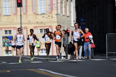 Genoa, İtalya - Nisan, 24 2016 - yıllık sigara rekabetçi Maratonu