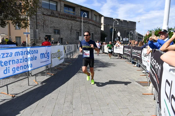 Genoa, Italië - April, 24 2016 - jaarlijkse niet concurrerende marathon — Stockfoto
