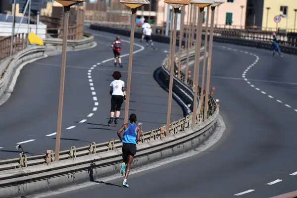 Genoa, Włochy - kwietnia, 24 2016 - roczny zakaz konkurencji maraton — Zdjęcie stockowe