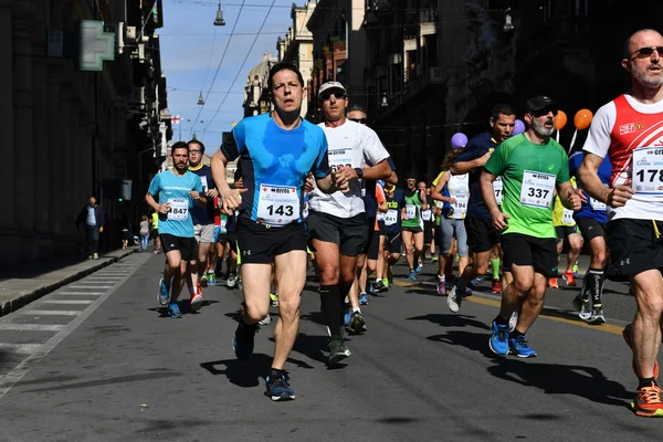 GENOA, ITALY - APRIL, 24 2016 - Annual non competitive marathon — Stock Photo, Image