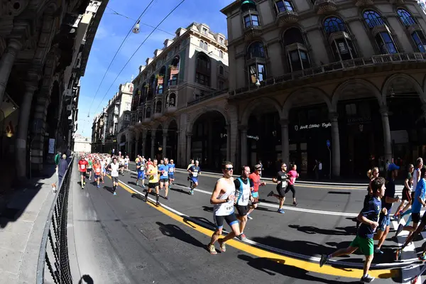 GENOA, ITÁLIA - ABRIL, 24 2016 - Maratona anual não competitiva — Fotografia de Stock