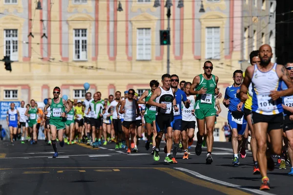 GENOA, ITALY - APRIL, 24 2016 - Annual non competitive marathon — Stock Photo, Image