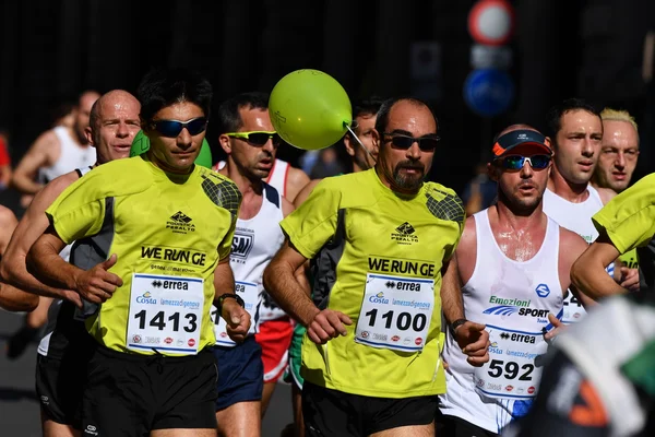 Genoa, Włochy - kwietnia, 24 2016 - roczny zakaz konkurencji maraton — Zdjęcie stockowe