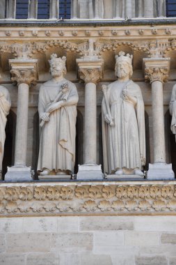 Notre dame cephe heykel Detay