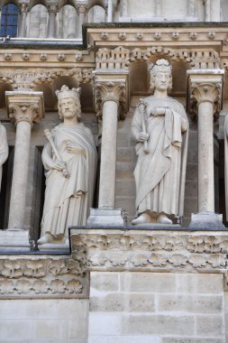 Notre dame cephe heykel Detay
