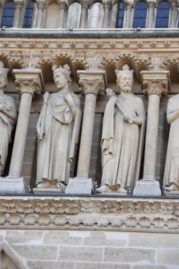 Notre dame cephe heykel Detay